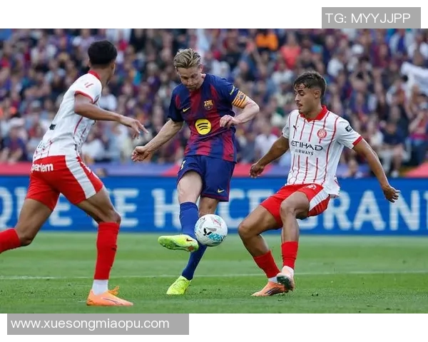 聚焦足球巨星控球瞬间展现极致脚法与赛场艺术魅力 聚焦足球巨星控球瞬间展现极致脚法与赛场艺术魅力