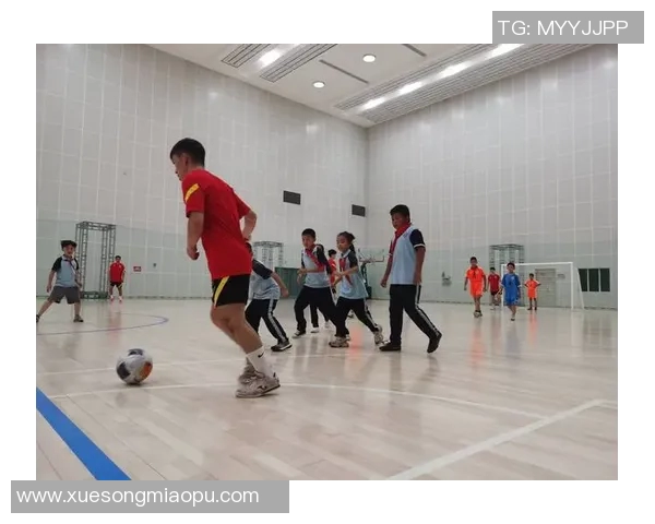 顶级球星亲自指导青少年足球技能提升训练营盛大开启 顶级球星亲自指导青少年足球技能提升训练营盛大开启